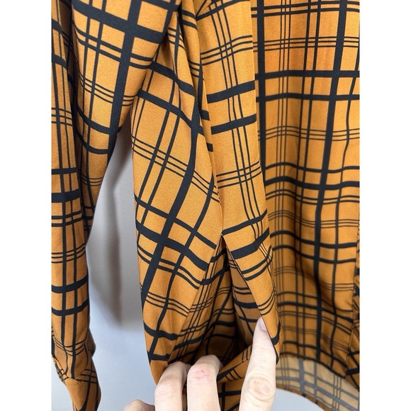 Susan Graver Women Top Tunic Weekend Plaid Amber Black Button Down Size 1XLP - Picture 4 of 9